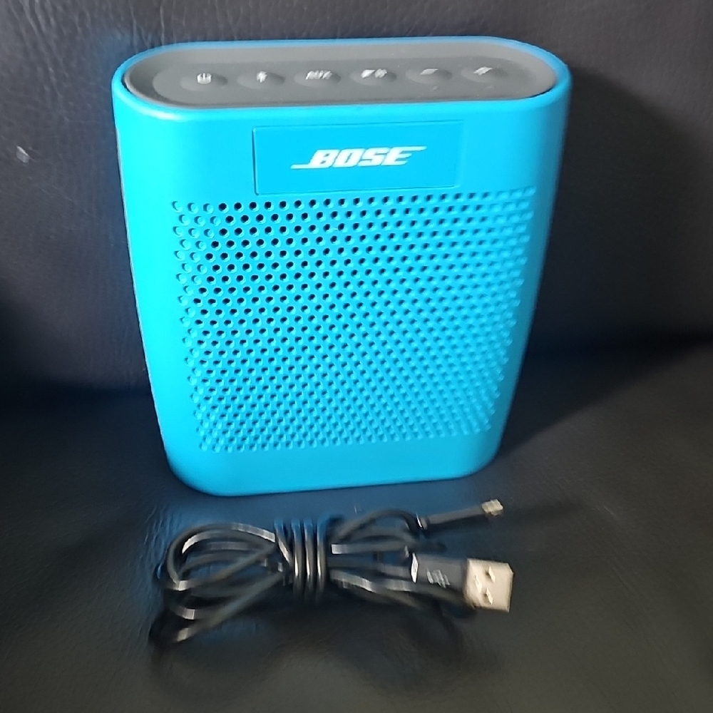Bose Portable Bluetooth Speaker - Turquoise Blue - Picture 7 of 7